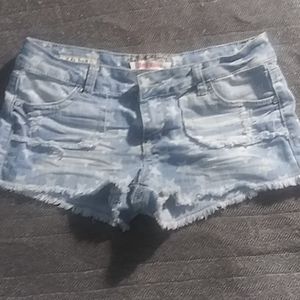 Hot kiss shorts
